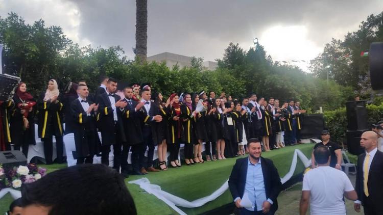 حفل تخرج طلبة من الجامعة في الضفة الغربية