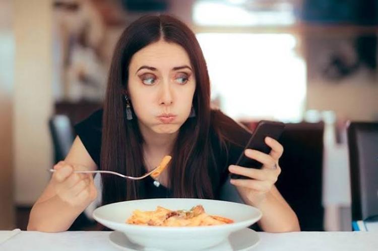 تناول الطعام