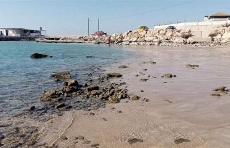 انحسار مياه البحر