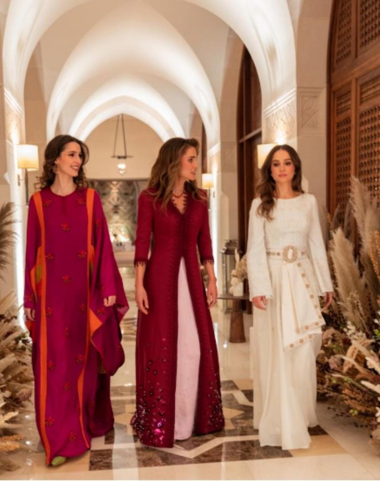 فستان الملكة رانيا والأميرة إيمان