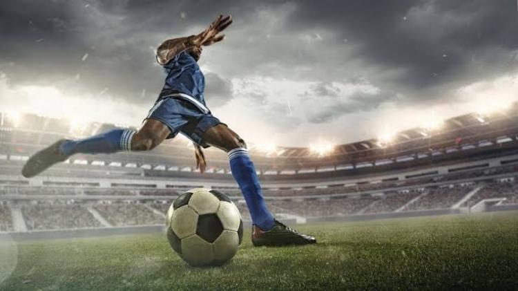 لاعب كرة قدم