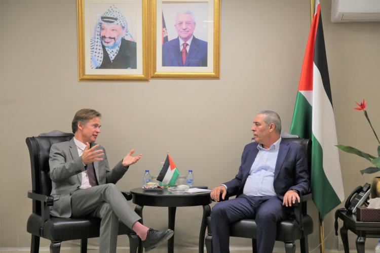 الشيخ مع البعوث الأوروبي