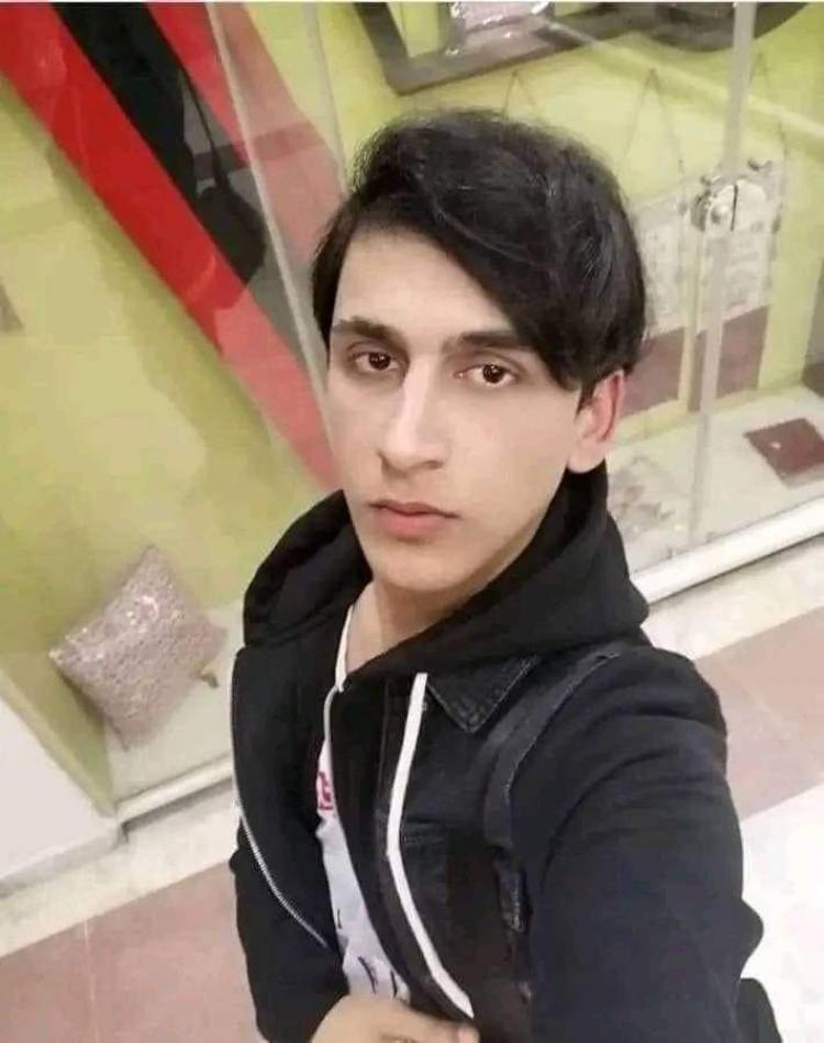 الشاب ايمن أبو عابد