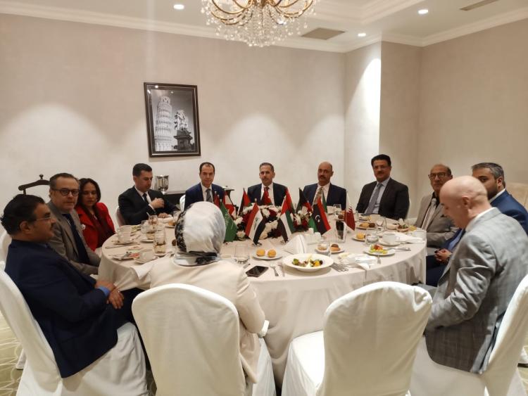 خلال المأدبة