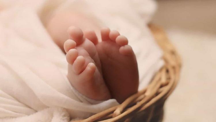 عائلة تقتل رضيعها بطريقة وحشية