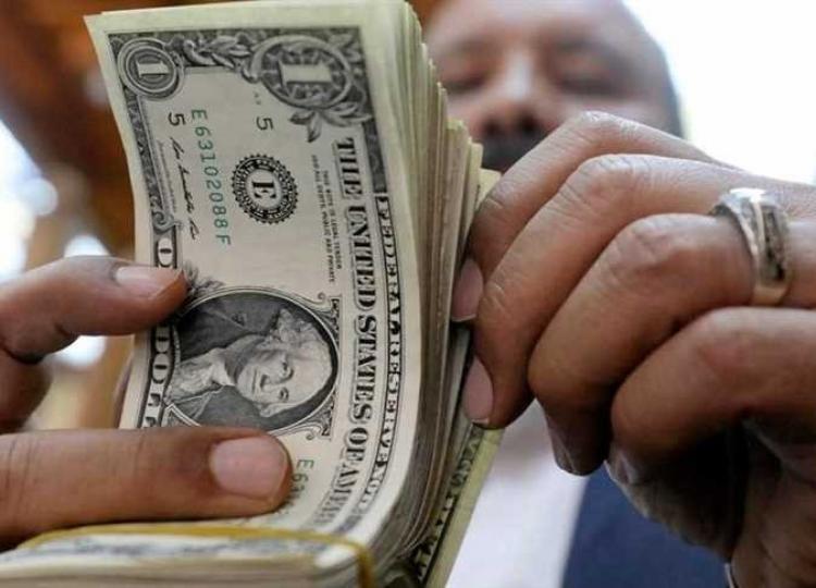 الدولار يسحق الجنيه