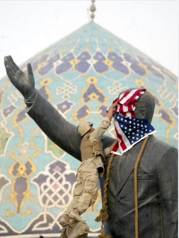 تمثال صدام حسين