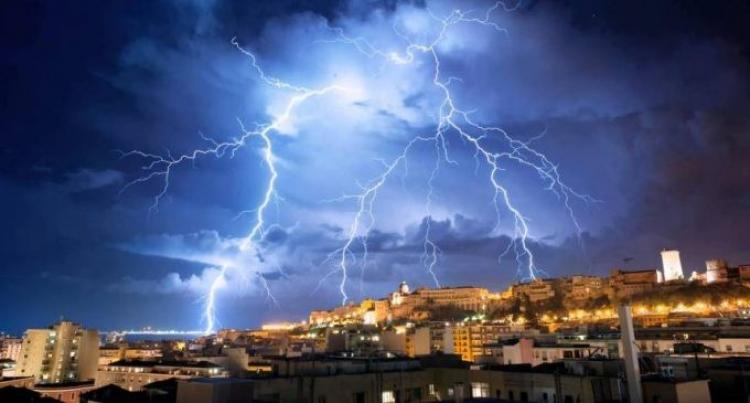 زخات رعدية