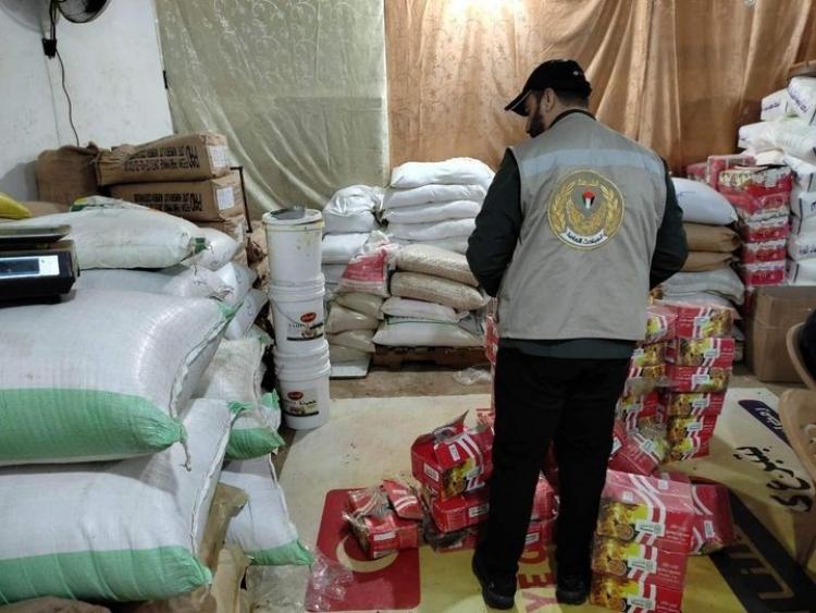 ضبط مواد غذائية مخالفة