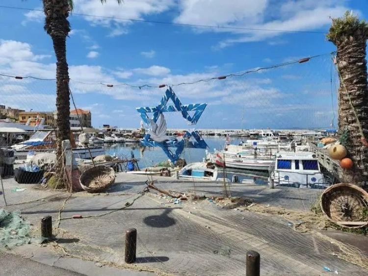 رفع "نجمة داوود" يشعل الغضب في لبنان