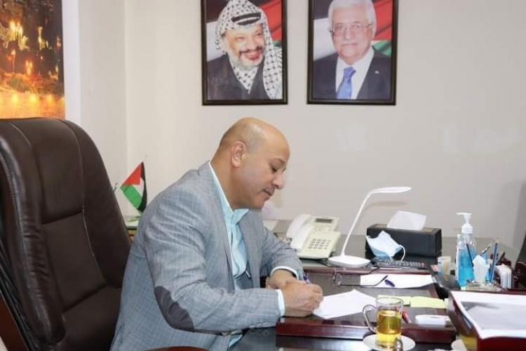 عضو اللجنة التنفيذية لمنظمة التحرير الفلسطينية رئيس دائرة شؤون اللاجئين د. أحمد أبو هولي