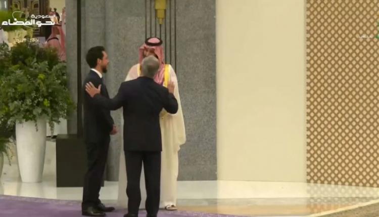 لقطة تجمع ولي عهد الأردن مع محمد بن سلمان