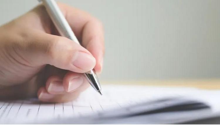 اختفاء الإجابات فجأة من ورقة امتحان