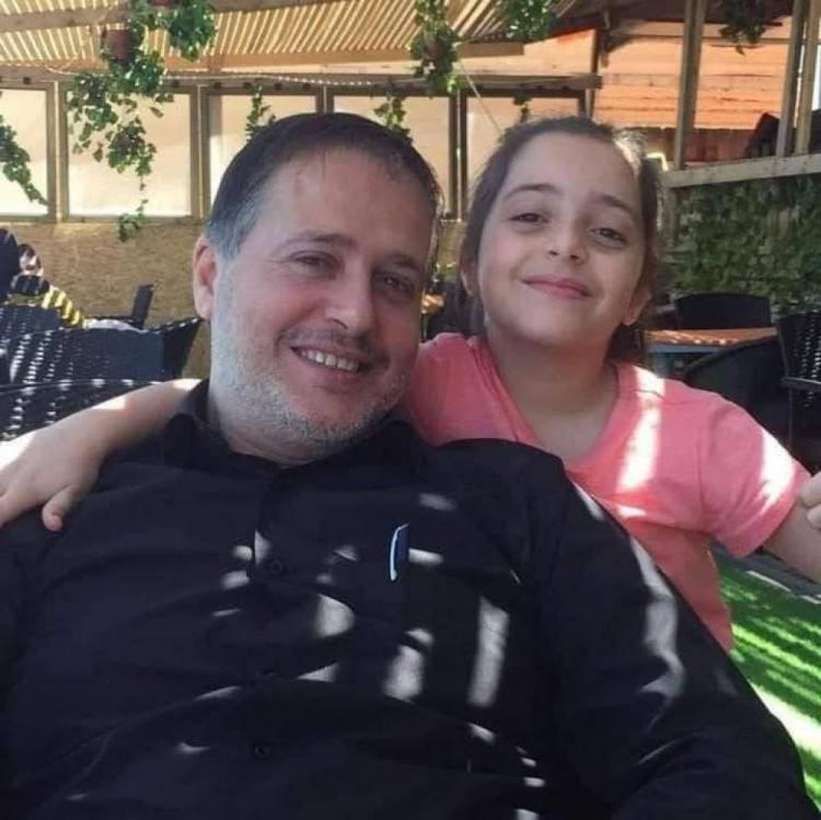 الشهيد طارق عزالدين مع ابنته الشهيدة ميار