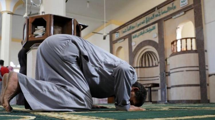"الصلاة على النبي" يوم الجمعة