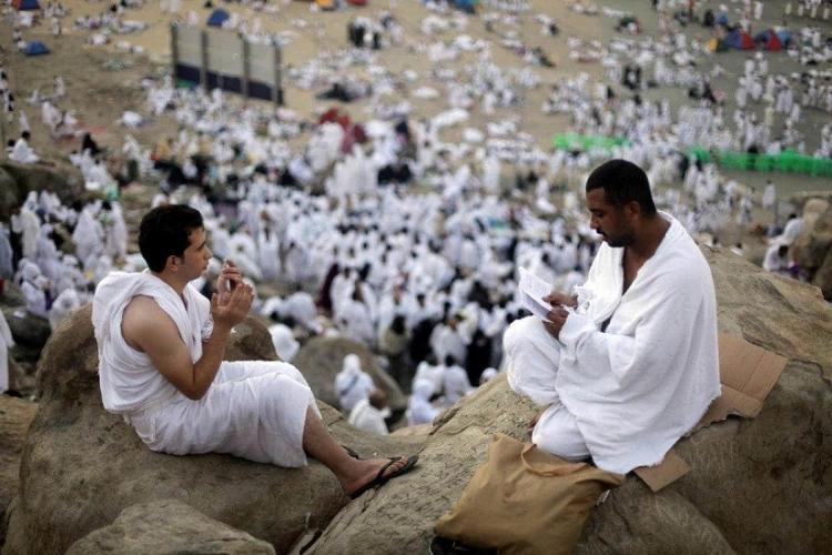 حجاج على جبل عرفة - أرشيفية