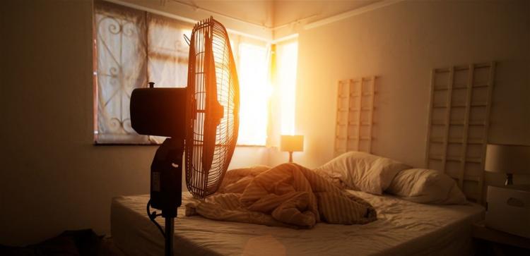 3 حيل ذكية هتساعد على النوم العميق في ليالي الصيف الساخنة.. جربها الآن