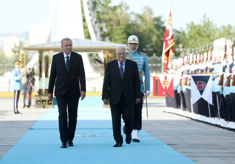الرئيس الفلسطيني محمود عباس والرئيس التركي رجب طيب أردوغان