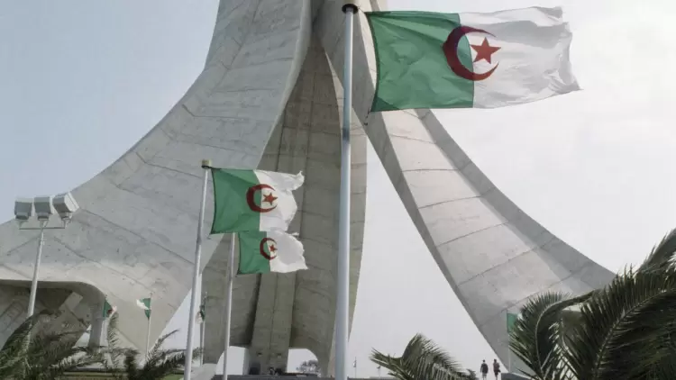 الجزائر