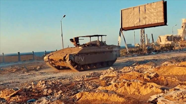 دبابة في شارع الرشيد