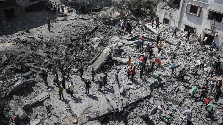 آثار الدمار بأحد الأحياء في قطاع غزة