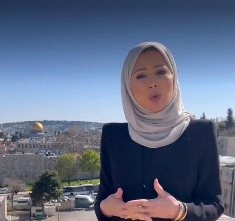 الاعلامية خديجة بن قنة