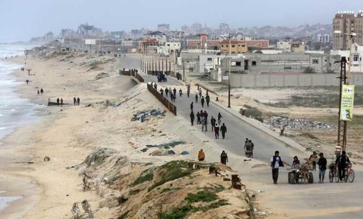 نزوح آلاف الغزيين من شمال غزة الى الجنوب