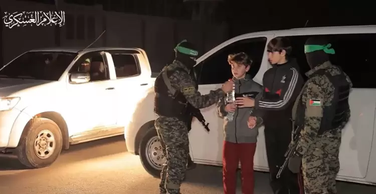 من عملية تسلم الأسرى