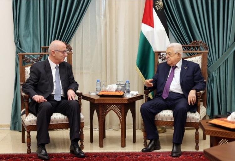 الرئيس محمود عباس يستقبل رامي حمدلله رئيس لجنة الانتخابت المركزية