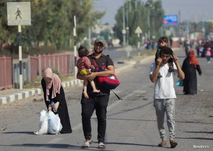 فلسطينيون ينزحون من شمال القطاع إلى جنوبه