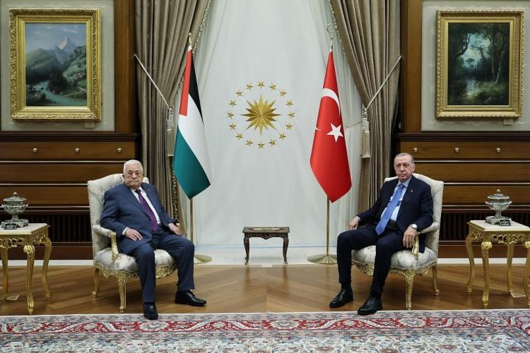 الرئيس محمود عباس والرئيس التركي رجب طيب أردوغان