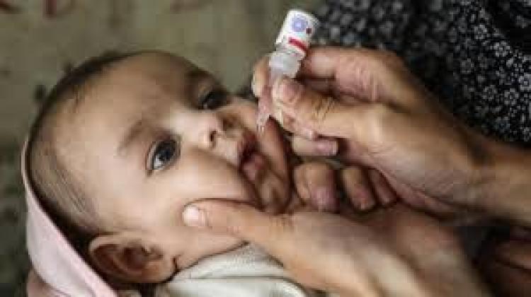 التطعيم ضد شلل الأطفال