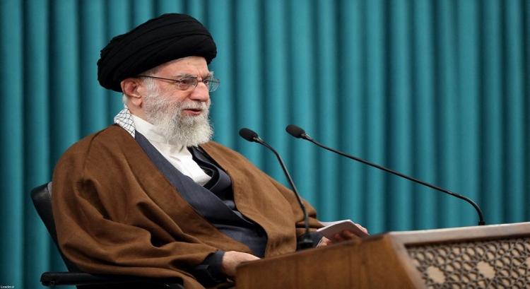 علي خامنئي المرشد الأعلى للثورة الايرانية