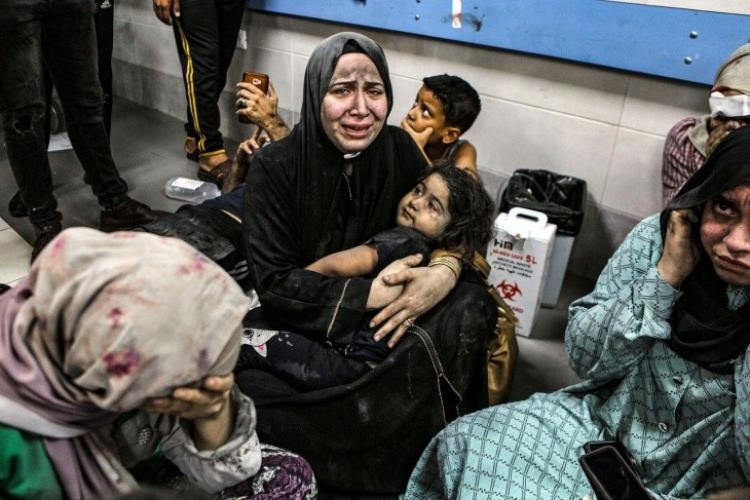 نساء من غزة عقب اصابتهن بقصف اسرائيلي