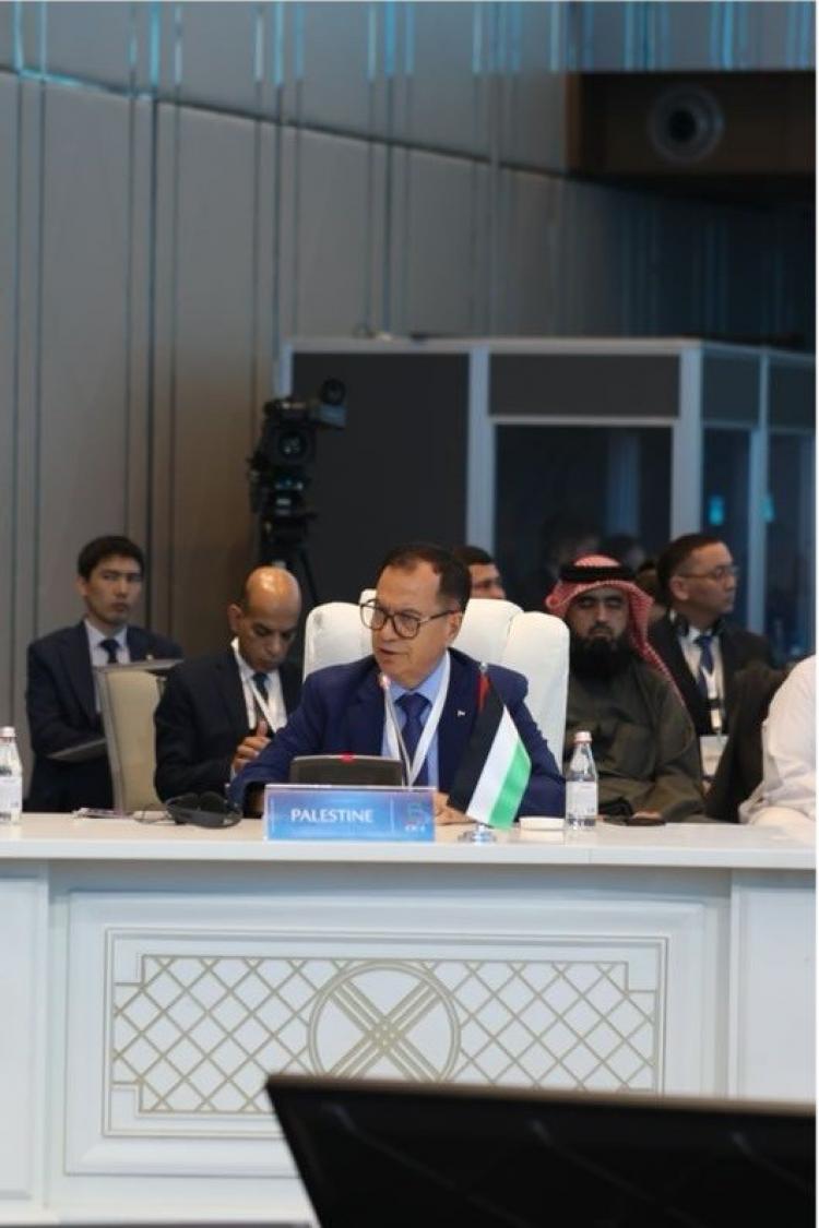 السفير منتصر أبو زيد خلال القاء الكلمة