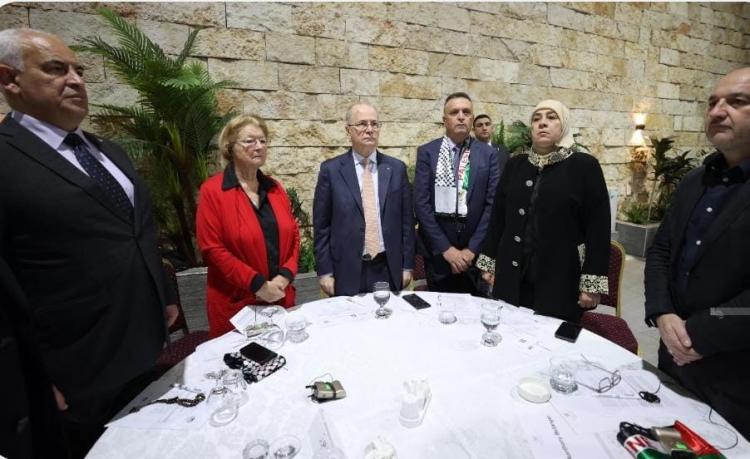 خلال المؤتمر