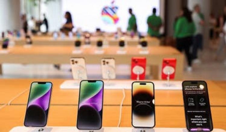 هاتف "iPhone SE 4"