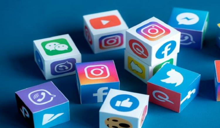 تطبيقات التواصل الاجتماعي