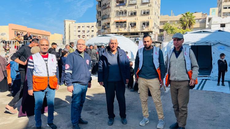 الهلال الأحمر الفلسطيني خلال جولة في غزة