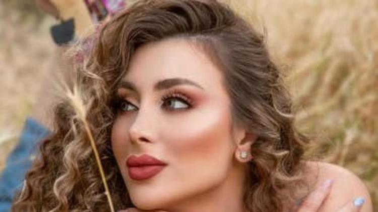 الفنانة السورية انجي مراد