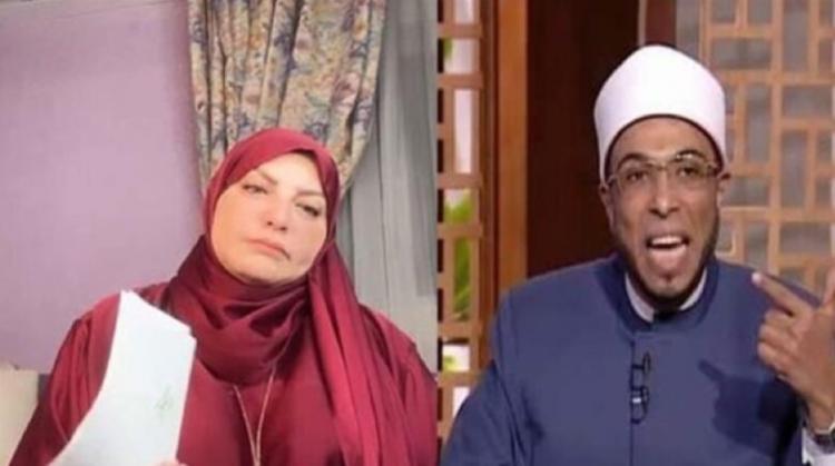 ميار الببلاوي ورجل دين