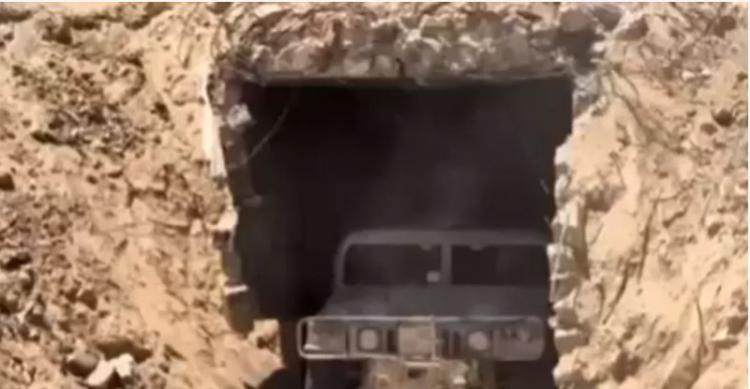 صورة سيارة داخل ما قيل إنه نفق بمحور فيلادلفيا