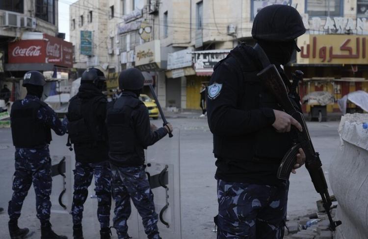 عناصر من الأمن الفلسطيني