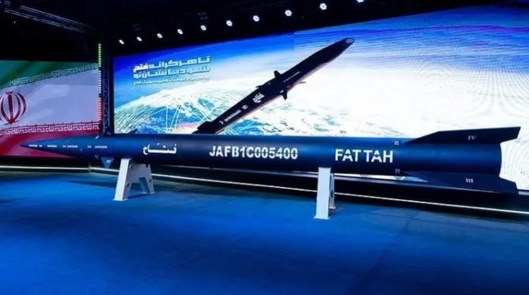 الصاروخ الإيراني فتاح