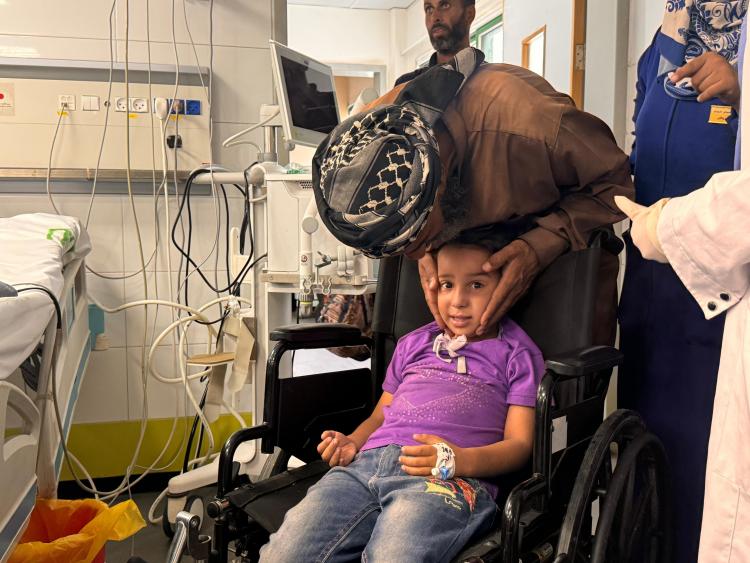 الطفلة فاطمة البيوك