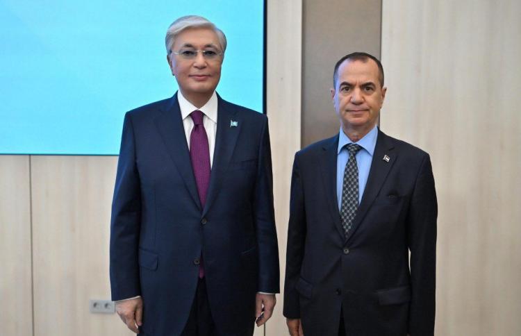 الرئيس الكازاخستاني جومار توكايف والسفير منتصر أبو زيد