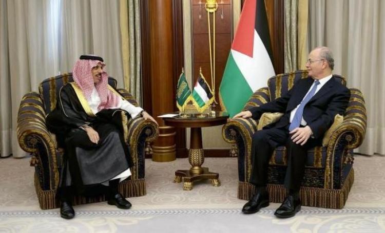 لقاء محمد مصطفى مع وزير الخارجية السعودي في الرياض