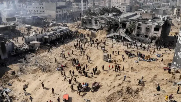 اثار الدمار جراء القصف الاسرائيلي