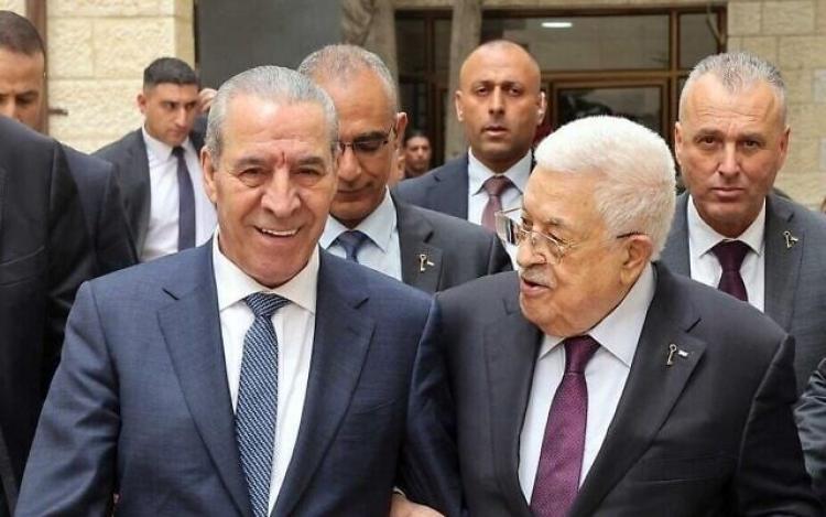 الرئيس محمود عباس ونائبه حسين الشيخ