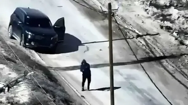 المسلح الغامض